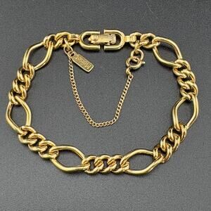 Signed Monet Vintage Gold Tone Curb Chain Link Charm Bracelet 7.25"